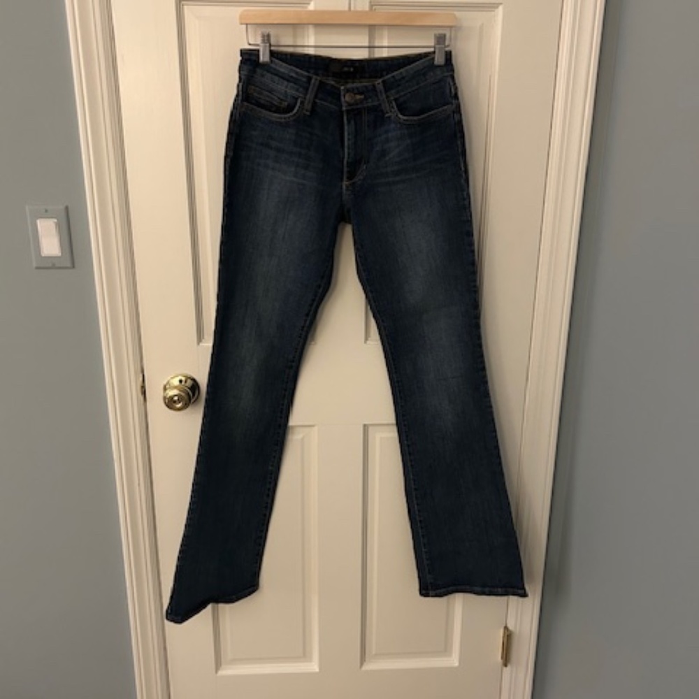 Like New! Joe's Mid Rise Bootcut Jeans size 28